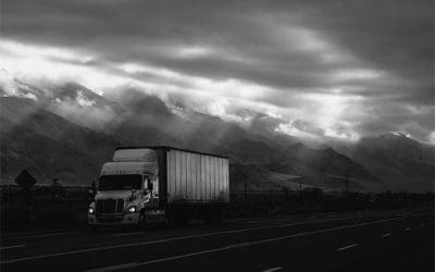 When You Should Hire a Lawyer After a Trucking Accident