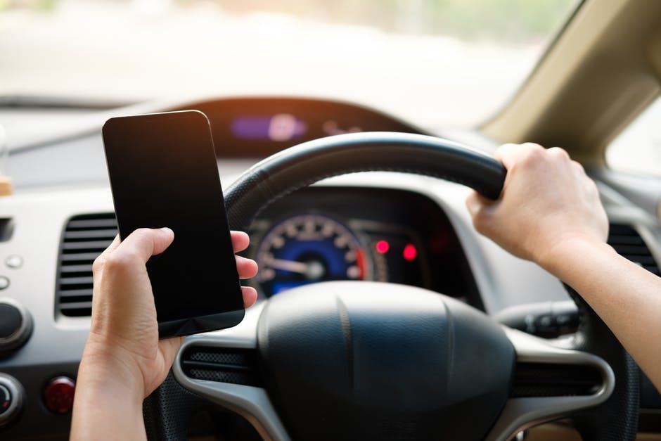 Top 9 Distractions While Driving