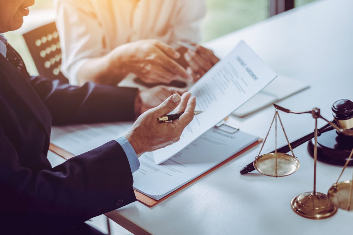 3 Things To Know About Hiring a DBA Lawyer￼