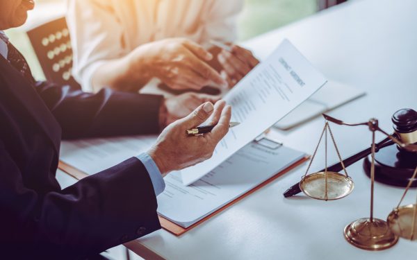 3 Things To Know About Hiring a DBA Lawyer￼